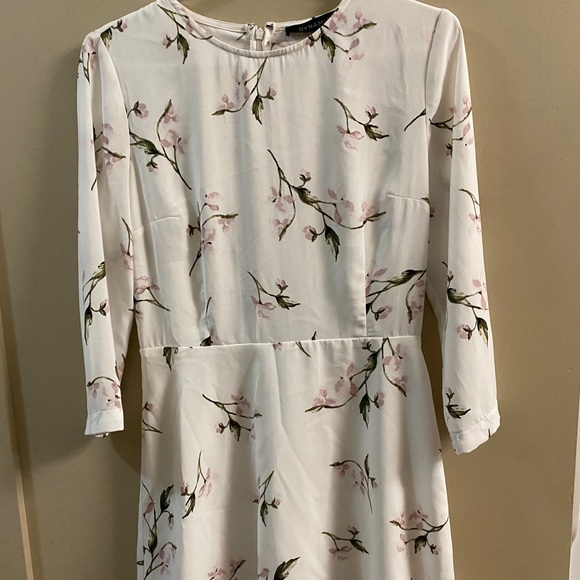 Dynamite Dresses & Skirts - Dynamite floral dress